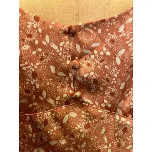 Treasure & Bond Floral Scoop Neck Cap Sleeve Satin Top NWT Size XL - Picture 4 of 9